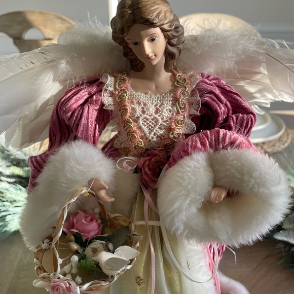 Tree Topper Angel - Picture 2 of 4